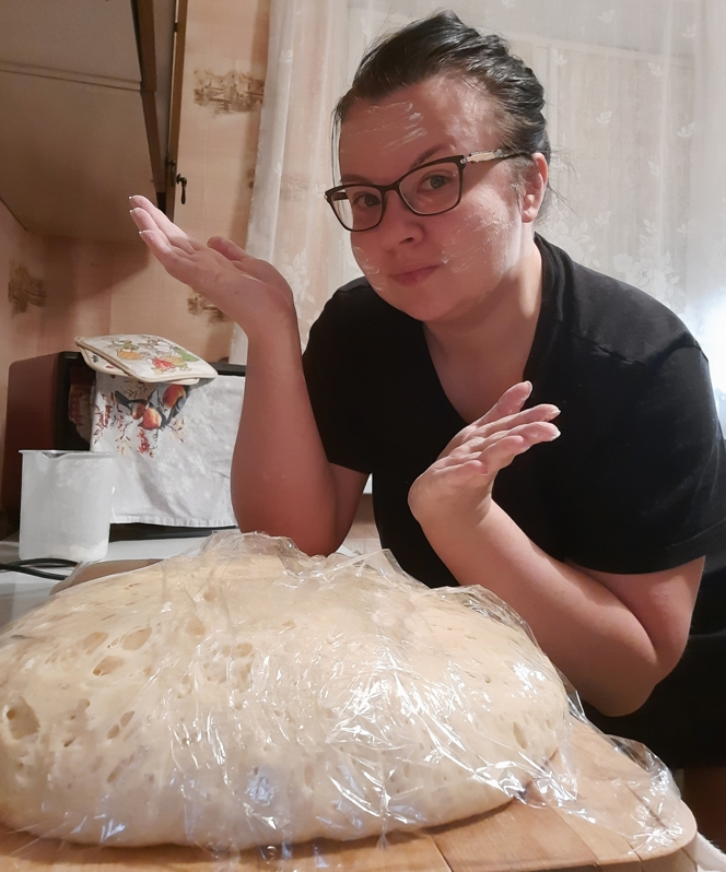 У меня всегда получается простое дрожжевое тесто. Вот рецепт