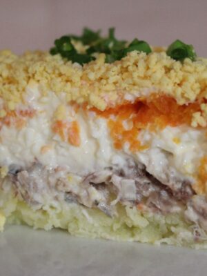 Вкусный салат Мимоза с рыбными консервами